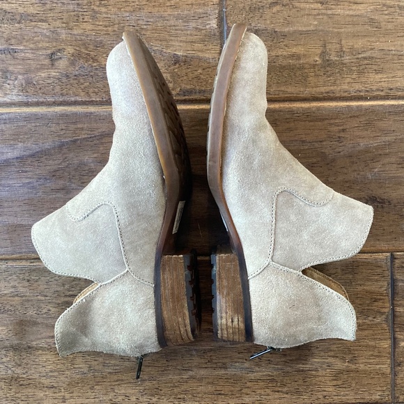 Born Kerri Crème Visone Distressed Suede Leather Ankle Boots Shoes Size 7M Beige - Picture 5 of 12